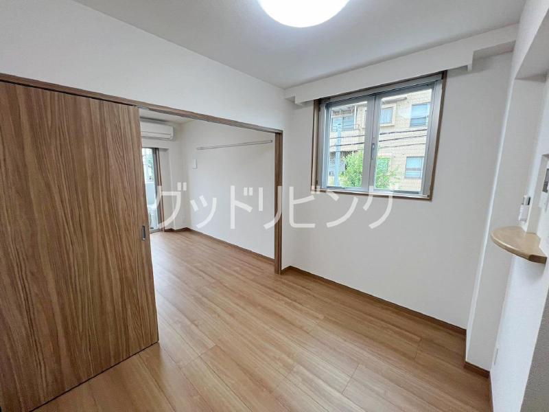 ミライズ柴又レジデンスの居間写真