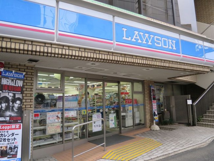 コンビニ　ローソン北参道店（コンビニ）まで105m