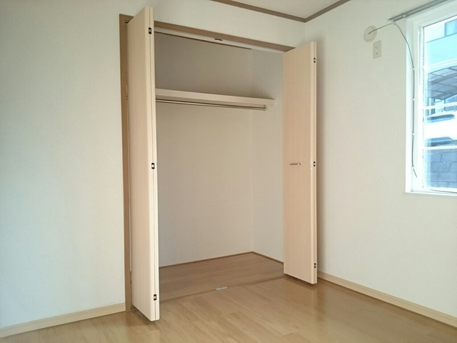 収納　洋室6帖