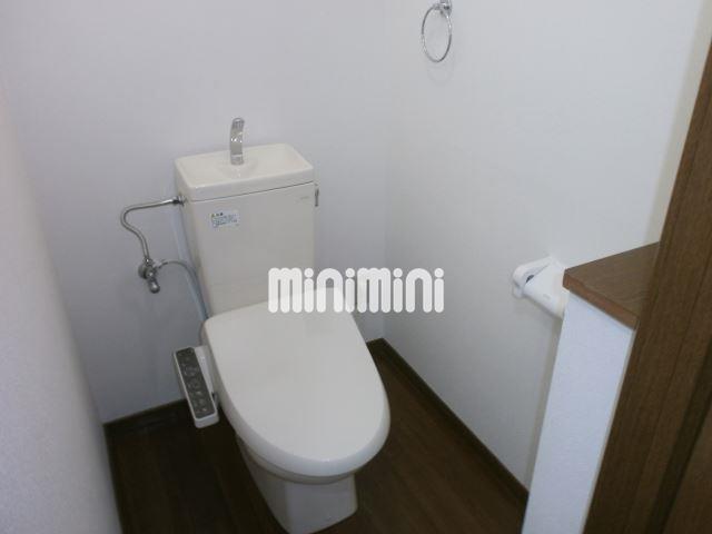 トイレ　シャワー付きトイレです