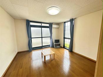 居室・リビング　備品サイズ・種類はお部屋に異なる事が御座います。※別号室写真
