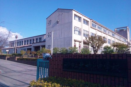 中学校　神戸市立北神戸中学校（中学校）まで1598m