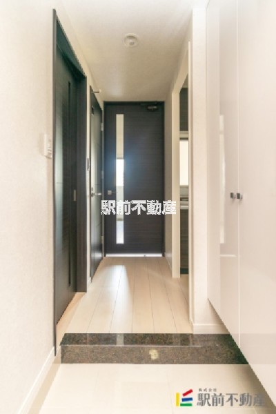 玄関　写真は同タイプ別部屋