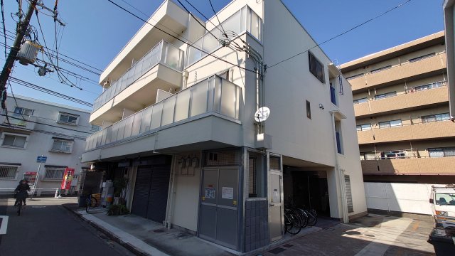 東園田マンションの外観写真