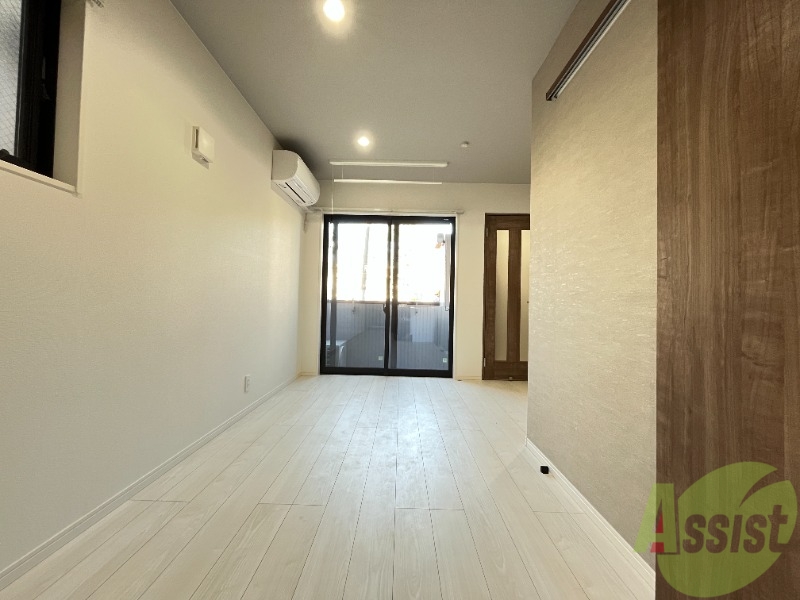 居室・リビング　白基調のお部屋は、部屋が明るく広く感じますね。