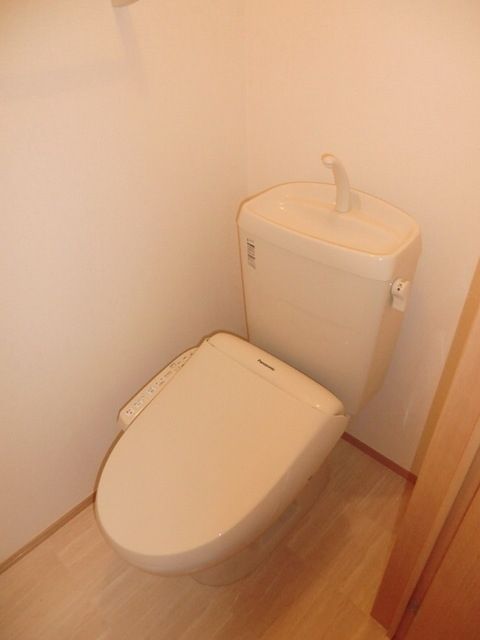 トイレ　ウォシュレット付