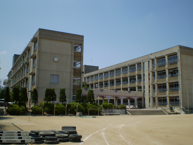 中学校　増位中学校（中学校）まで2584m