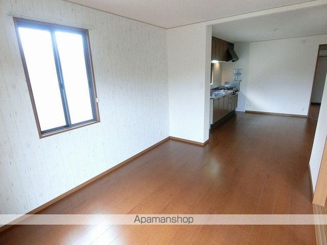 コンビニ　セブンイレブン（コンビニ）まで627m