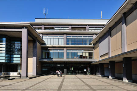 コンビニ　府中市立生涯学習センター図書館（コンビニ）まで486m