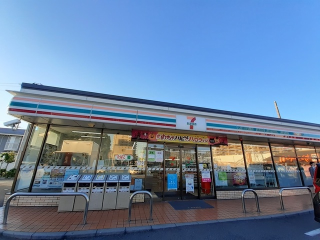 コンビニ　セブンイレブン（コンビニ）まで271m
