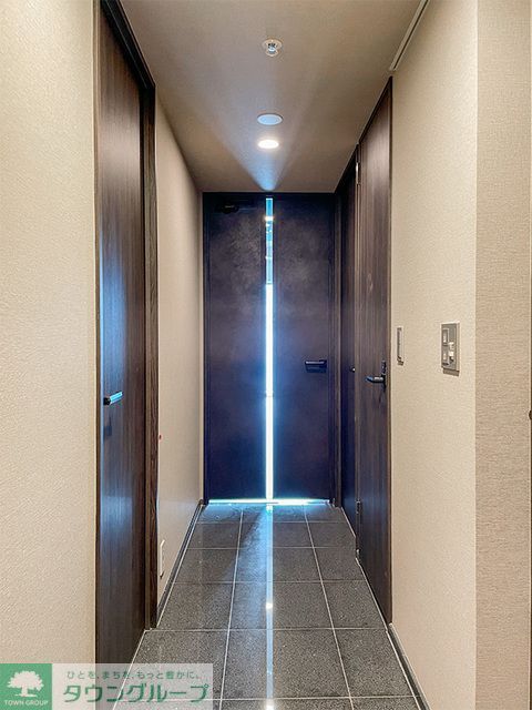 玄関　※写真は同タイプ住戸です。