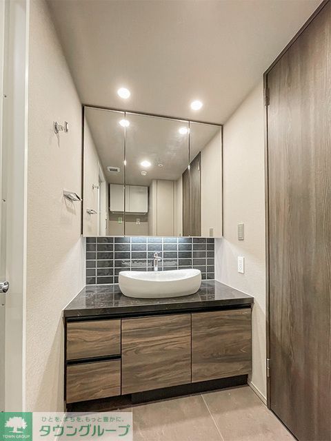 洗面設備　※写真は同タイプ住戸です。