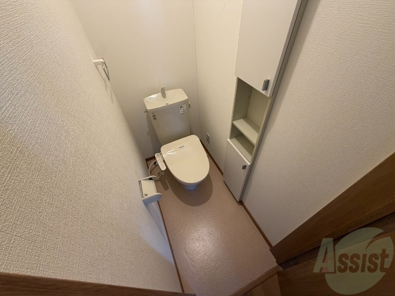 トイレ　こちらはトイレです。清潔感があり、安心して使用できます。