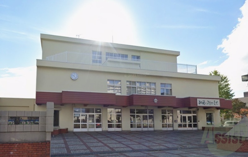 中学校　札幌市立八軒中学校（中学校）まで1303m