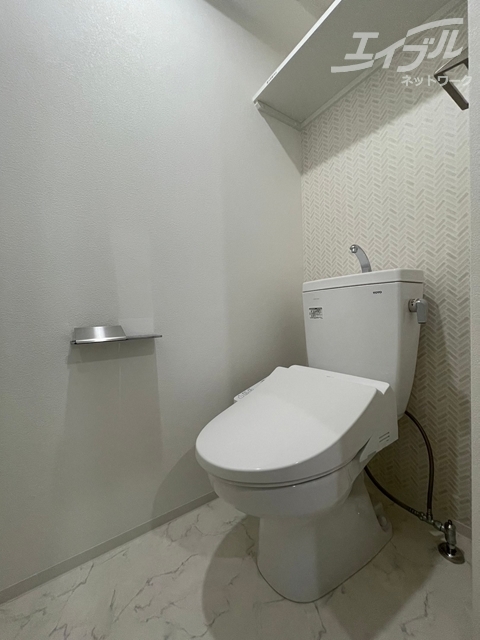 トイレ　洗浄付きトイレです。