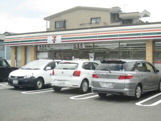 コンビニ　セブンイレブン静岡上足洗店（コンビニ）まで750m