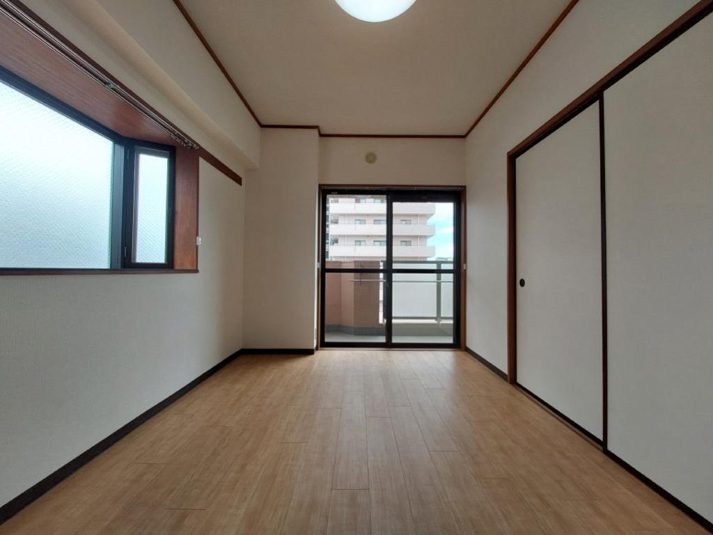 上杉八番館の居間写真