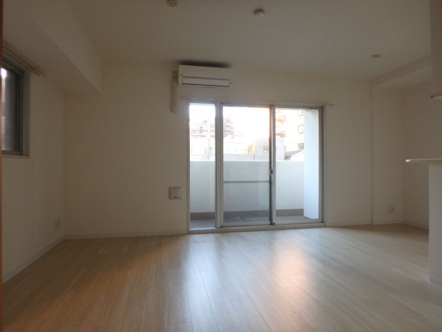 アーデン上本町の居間写真