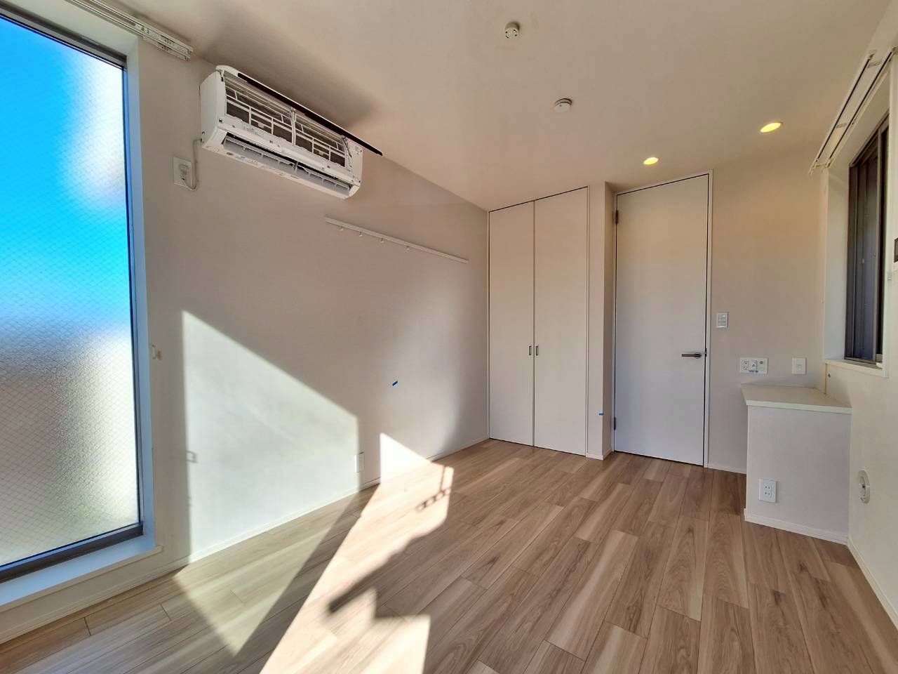 その他部屋・スペース　★バルコニー側から見た洋室★