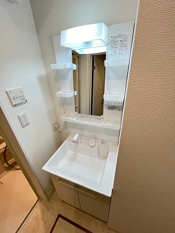 洗面設備　脱衣スペースもあります