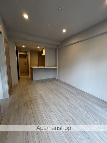 ＪＲ大阪環状線 福島駅 徒歩13分 13階建 築1年の居間写真