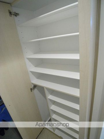 地下鉄中央線 谷町四丁目駅 徒歩5分 15階建 築18年の玄関写真