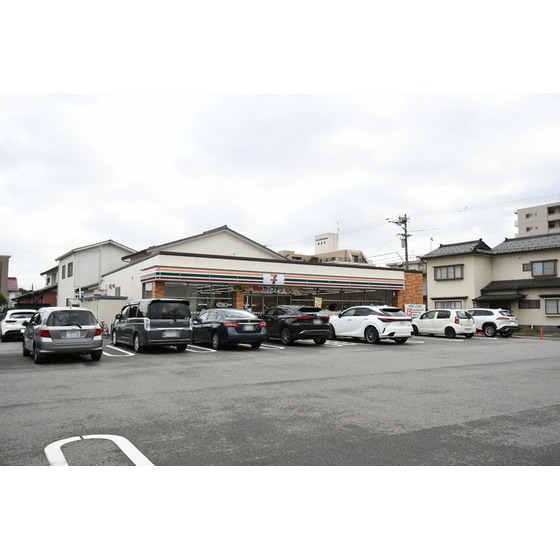 コンビニ　セブンイレブン富山磯部町店（コンビニ）まで155m