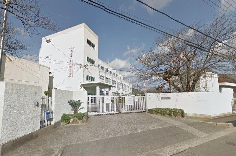 中学校　高槻市立五領中学校（中学校）まで2100m