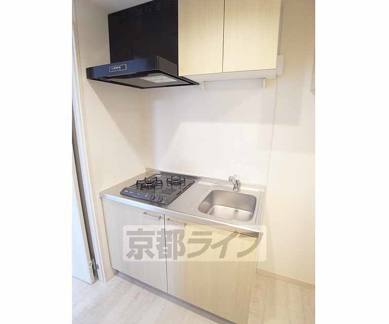 キッチン　２口コンロ付きシステムキッチンで、お料理も捗ります！