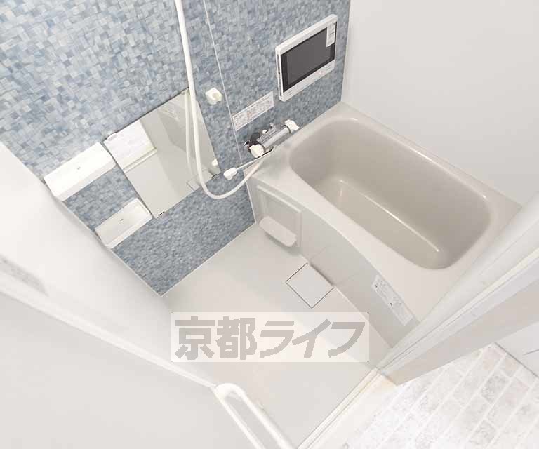 バス・シャワールーム　浴室ＴＶつき！日々の疲れも癒されますね。