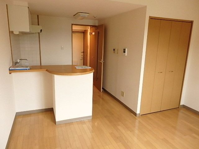 パレスオーキット壱番館の居間写真