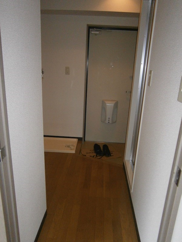 東急東横線 元住吉駅 徒歩10分 4階建 築24年の玄関写真