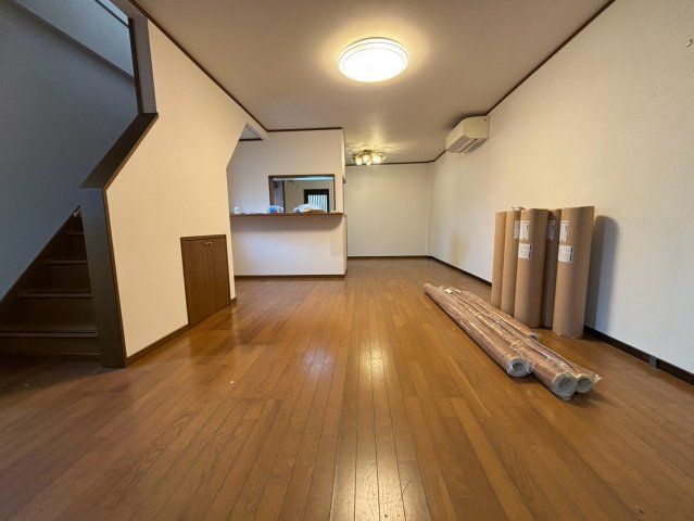 東中島3丁目戸建ての居間写真
