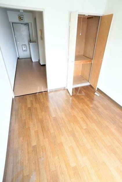 柏町ハイツの居間写真