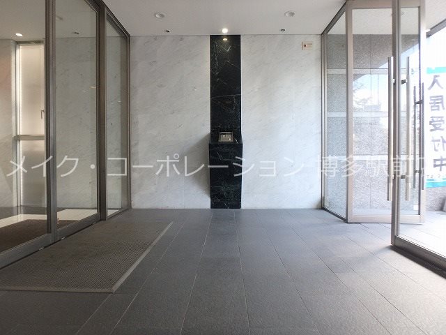 地下鉄箱崎線 千代県庁口駅 徒歩5分 13階建 築17年の外観写真