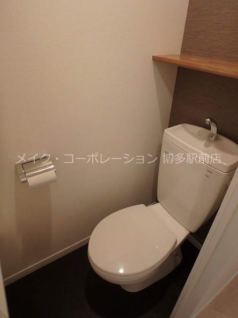 地下鉄箱崎線 千代県庁口駅 徒歩5分 13階建 築17年のトイレ写真