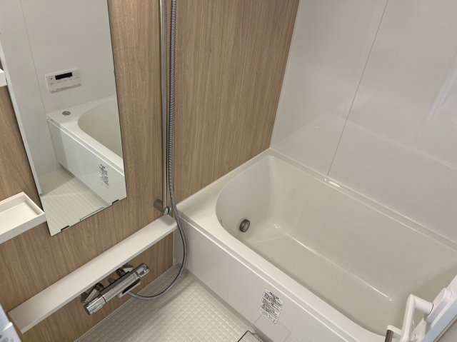 バス・シャワールーム　コンパクトで使いやすいお風呂です