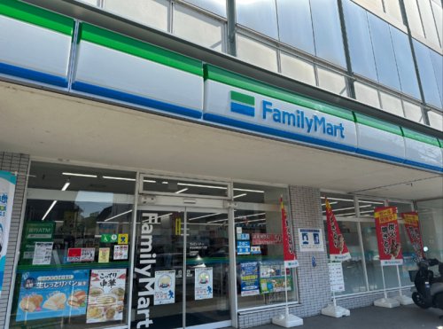 コンビニ　ファミリーマート 世田谷瀬田四丁目店（コンビニ）まで423m