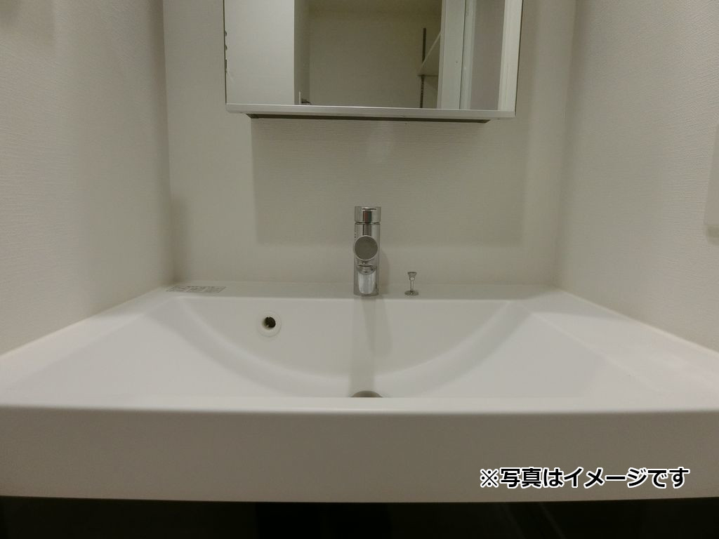 洗面設備　内装は落ち着いています