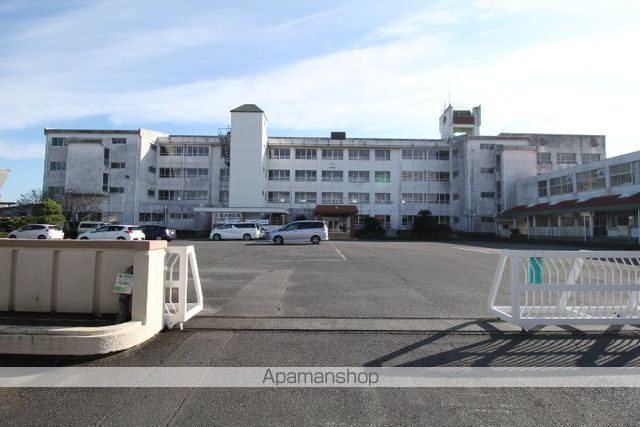 中学校　菊川市立岳洋中学校（中学校）まで1016m