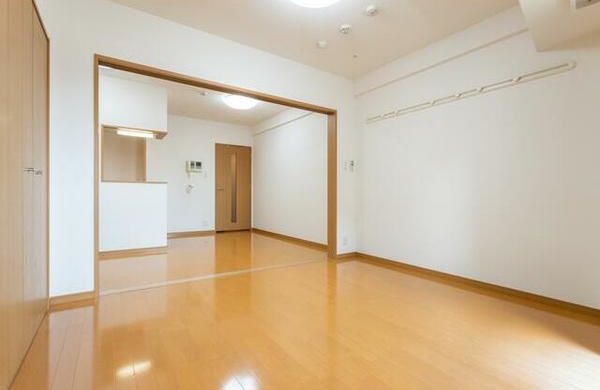 東京メトロ日比谷線 三ノ輪駅 徒歩5分 12階建 築19年の居間写真