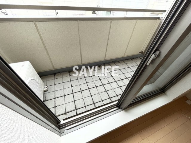 バルコニー　南向きのバルコニーは日当たり良好です。
