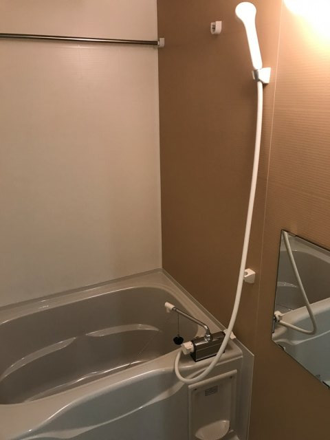 バス・シャワールーム　浴室乾燥機付きで便利です♪