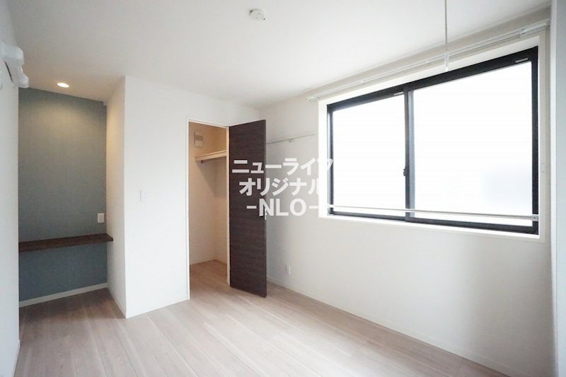 その他部屋・スペース　一角にはワークスペースがあります☆