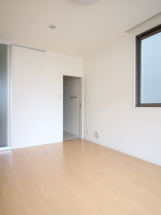 La verde SIMOKITAの居間写真