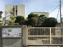 小学校　松原市立松原小学校（小学校）まで680m