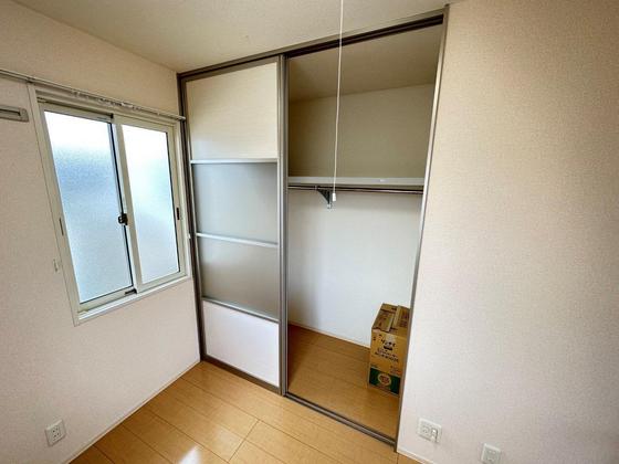 収納　※別部屋の写真です