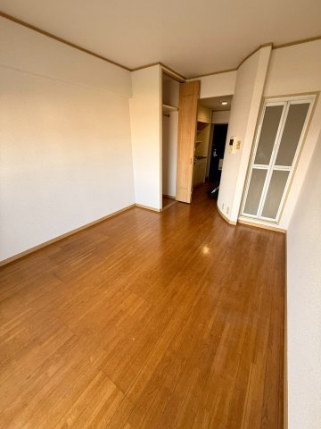 地下鉄七隈線 渡辺通駅 徒歩11分 10階建 築36年の居間写真