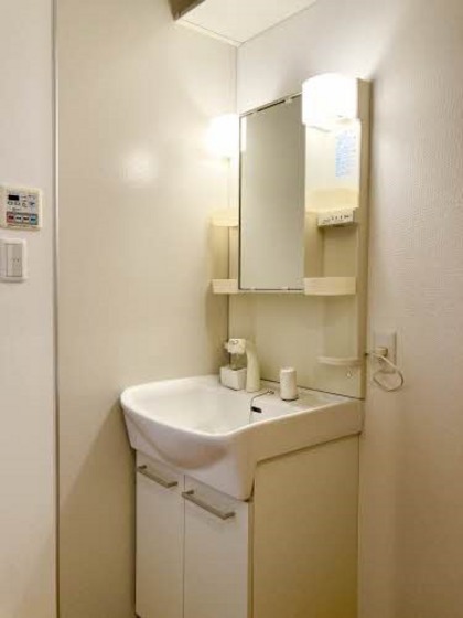 洗面設備　※他号室の写真です