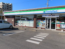 コンビニ　ファミリーマート 東海しあわせ村店（コンビニ）まで97m